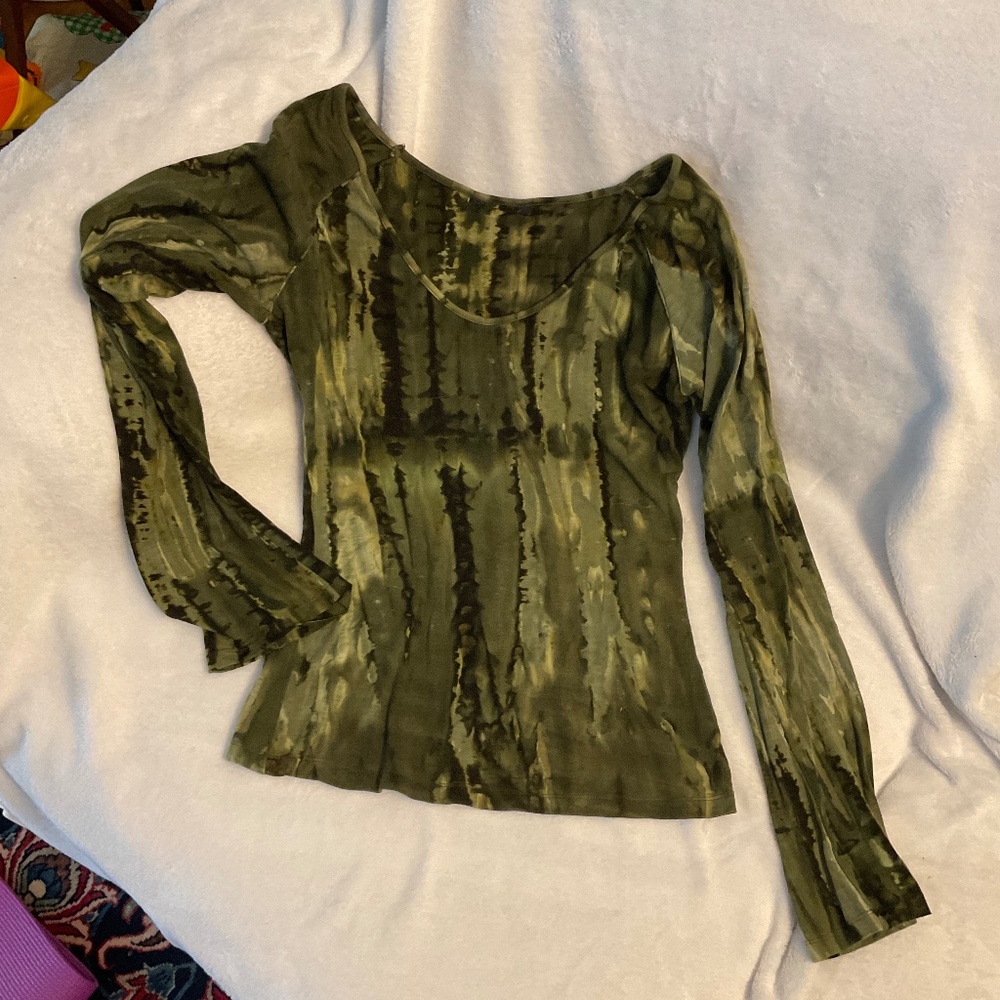 Camo coloured scoop neck t-shirt